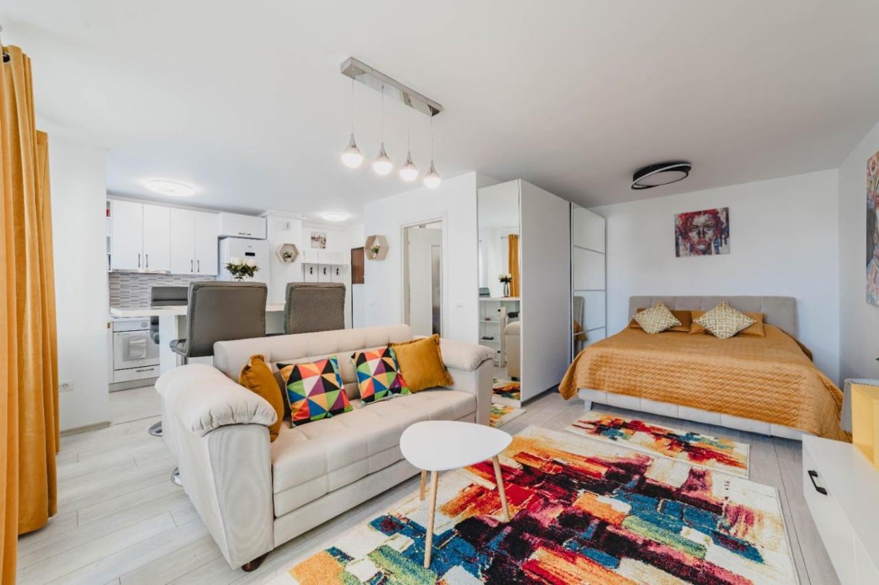 Masterpiece Studio- Free Parking, Wi-Fi, Netflix Μπρασόβ Εξωτερικό φωτογραφία