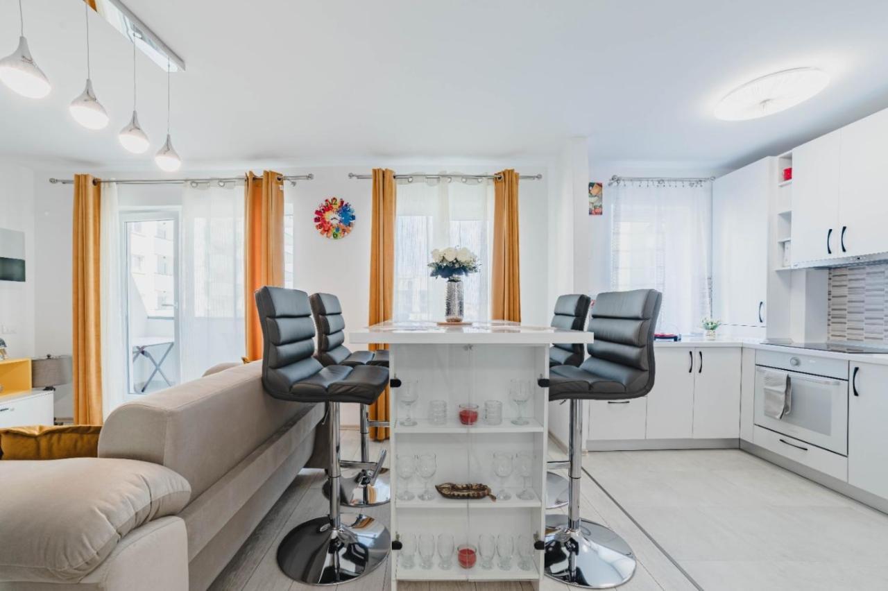 Masterpiece Studio- Free Parking, Wi-Fi, Netflix Μπρασόβ Εξωτερικό φωτογραφία